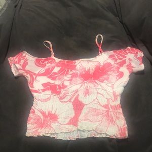 Cold shoulder Crop top